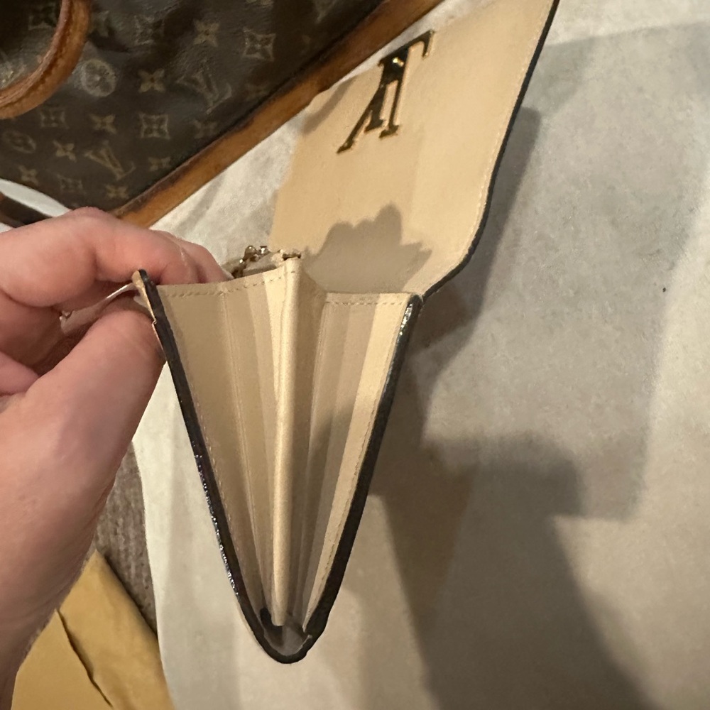 Louis Vuitton clutch - Picture 6 of 15